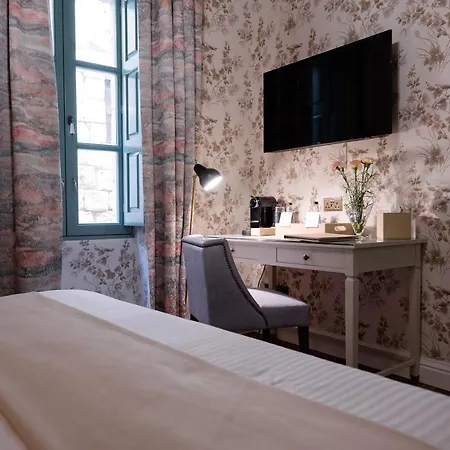 Palazzo Bifora 4*