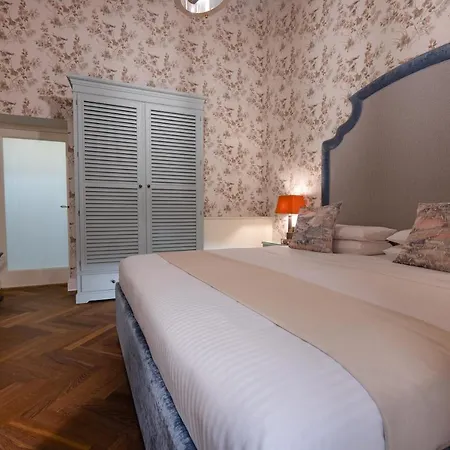 Palazzo Bifora 4*