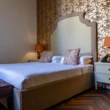 Palazzo Bifora 4* Μντίνα