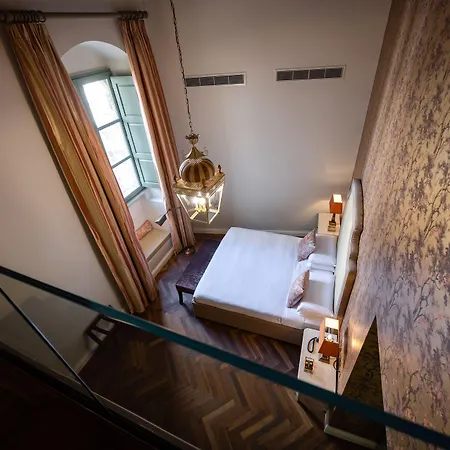 ゲストハウス Palazzo Bifora 4*