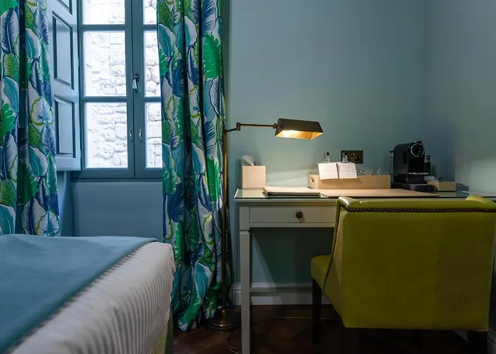 Palazzo Bifora Guest house 4*