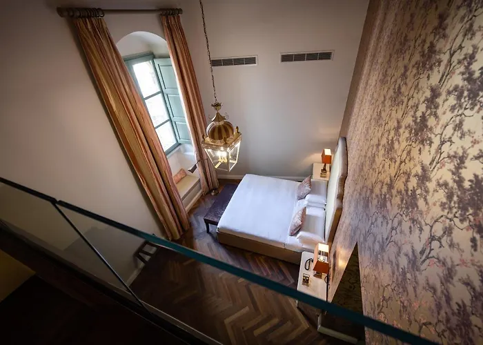 Palazzo Bifora 4*