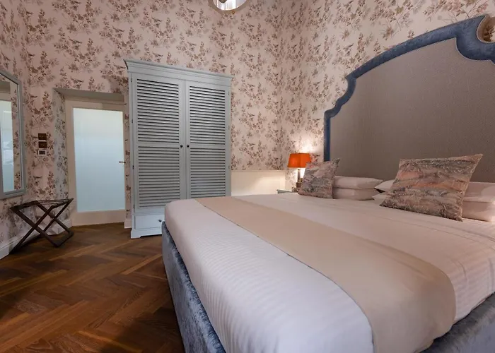 Palazzo Bifora 4*